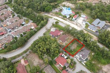 Persiaran Puncak Alam 1 