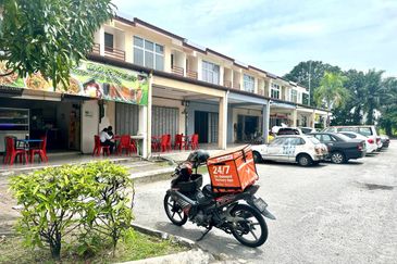 Zapin, Bandar Bukit Raja