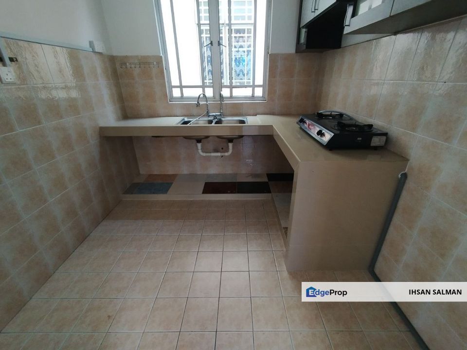 END LOT DEKAT SEKOLAH Townhouse Seri Pristana Saujana Utama Sungai Buloh For Sale, Selangor, Sungai Buloh