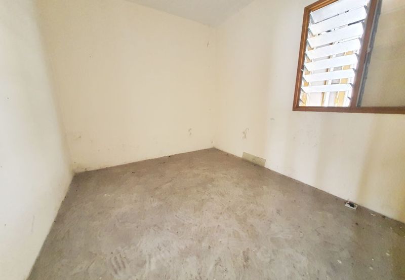 Johan Court Flat @ Alam Perdana