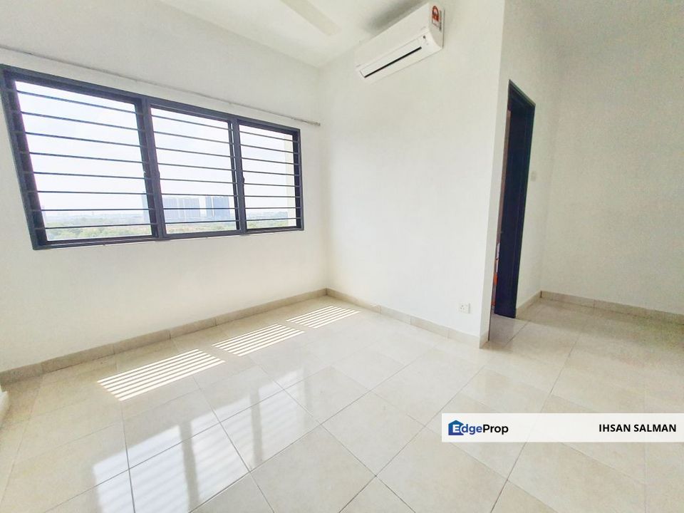 PARTLY FURNISHED 2 CAR PARK Suria Ixora Setia Alam For Sale, Selangor, Setia Alam/Alam Nusantara