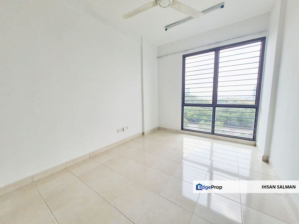 PARTLY FURNISHED 2 CAR PARK Suria Ixora Setia Alam For Sale, Selangor, Setia Alam/Alam Nusantara