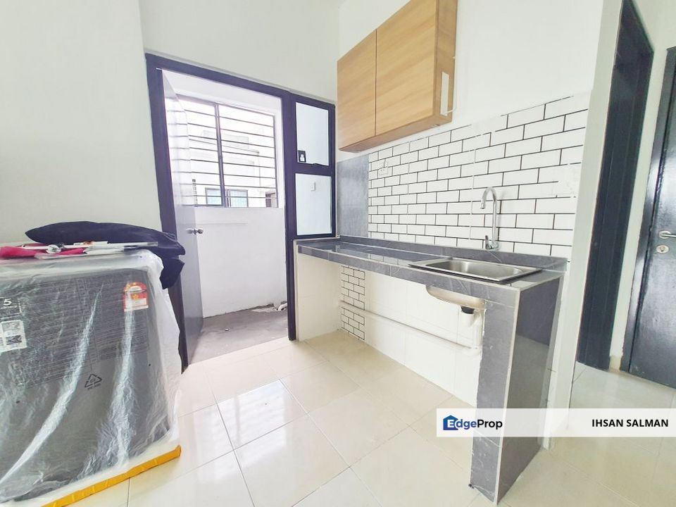 PARTLY FURNISHED 2 CAR PARK Suria Ixora Setia Alam For Sale, Selangor, Setia Alam/Alam Nusantara