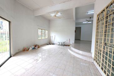 Persiaran Puncak Alam 1 