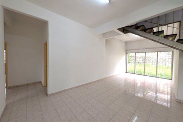 Persiaran Puncak Alam 1 