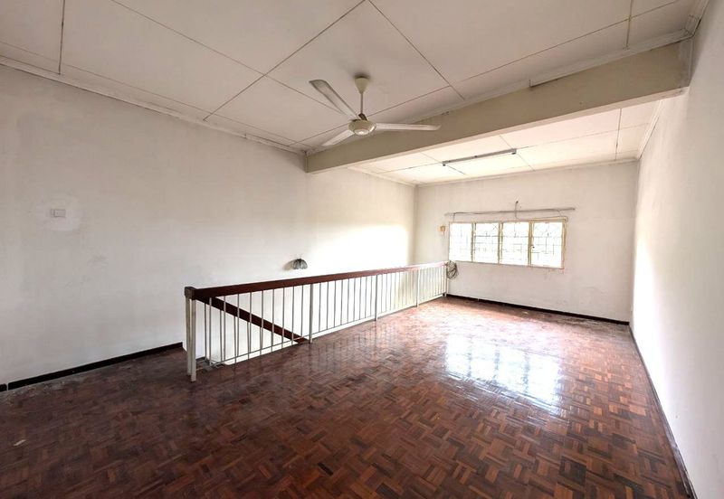 Persiaran Puncak Alam 1 