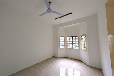 Persiaran Puncak Alam 1 