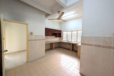 Persiaran Puncak Alam 1 