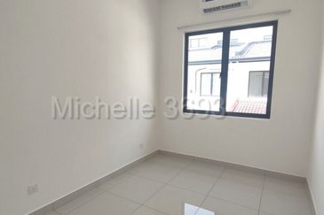 Robin @ Bandar Rimbayu