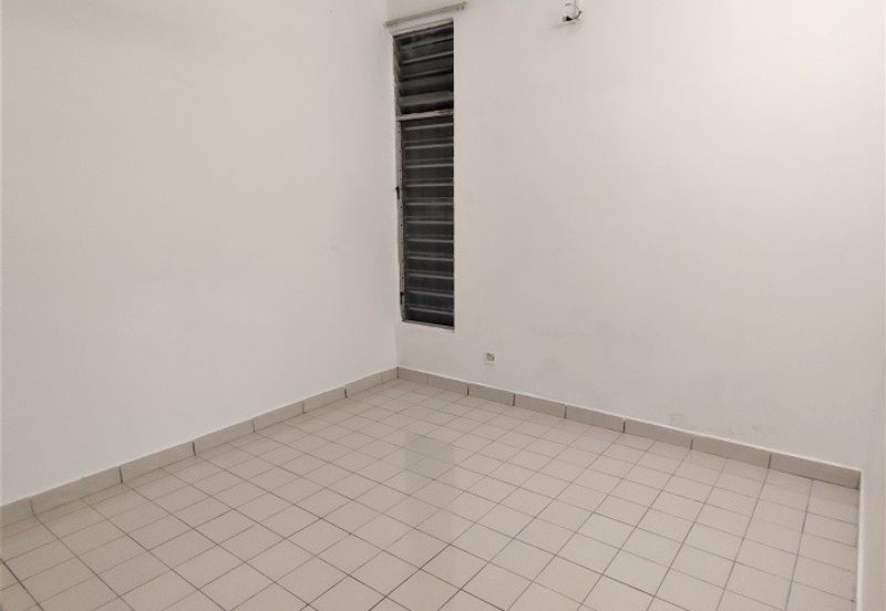 Townhouse @ Bukit Rimau / Kota Kemuning - Ground Floor unit 