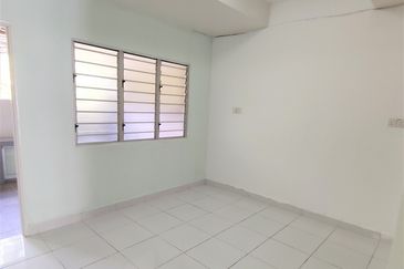 Townhouse @ Bukit Rimau / Kota Kemuning - Ground Floor unit 