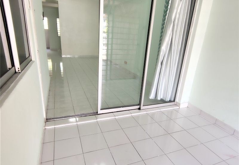 Townhouse @ Bukit Rimau / Kota Kemuning - Ground Floor unit 