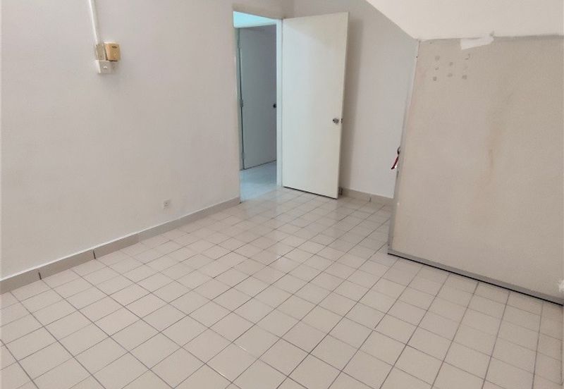 Townhouse @ Bukit Rimau / Kota Kemuning - Ground Floor unit 