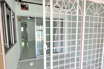 Townhouse @ Bukit Rimau / Kota Kemuning - Ground Floor unit 