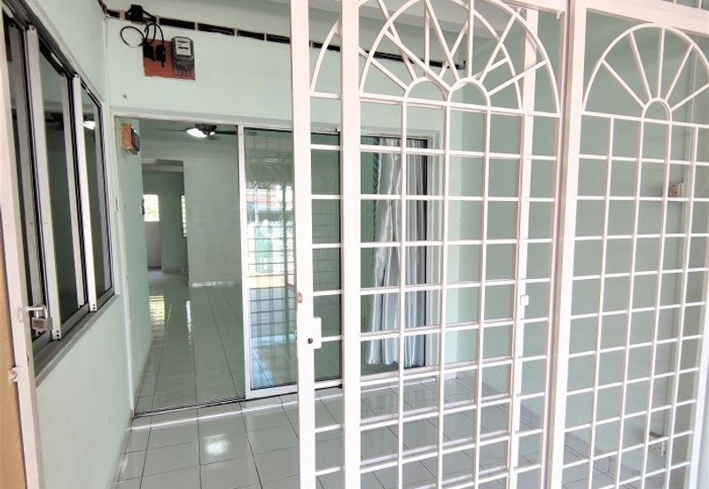 Townhouse @ Bukit Rimau / Kota Kemuning - Ground Floor unit 