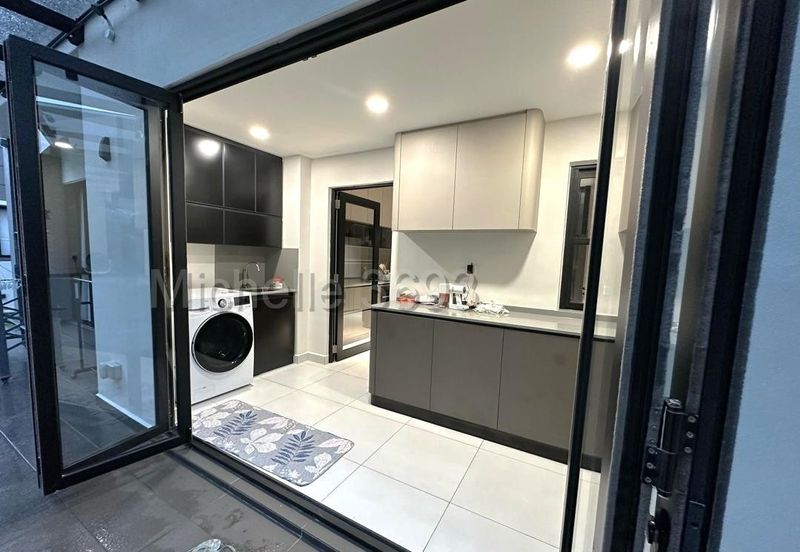 Lucent Residence @ twentyfive.7