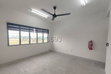 Halaman 11 @ Bandar Rimbayu ( Walk up Apartment) - 2nd floor 