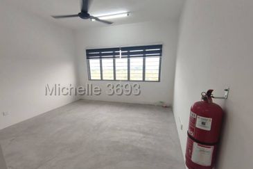 Halaman 11 @ Bandar Rimbayu ( Walk up Apartment) - 2nd floor 