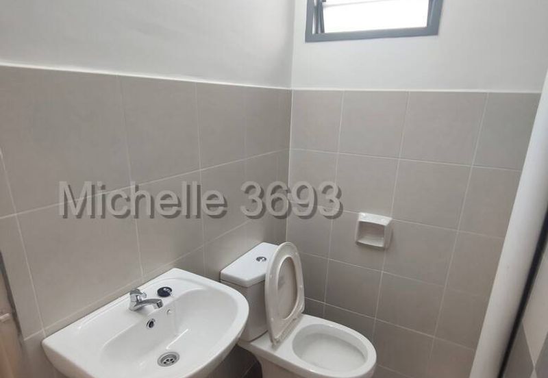 Halaman 11 @ Bandar Rimbayu ( Walk up Apartment) - 2nd floor 