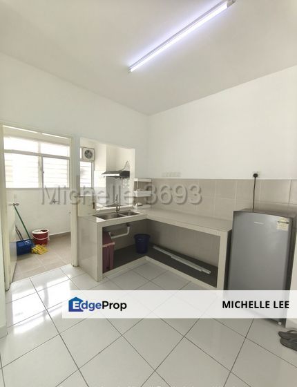 Pangsapuri Akasia @ Berjaya Park seksyen 32  Shah Alam - Partly Furnished RM1200/mth, Selangor, Shah Alam