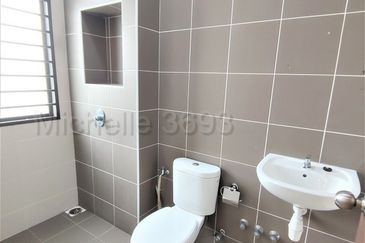 Scarlet @ Bandar Rimbayu