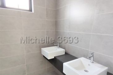 Scarlet @ Bandar Rimbayu