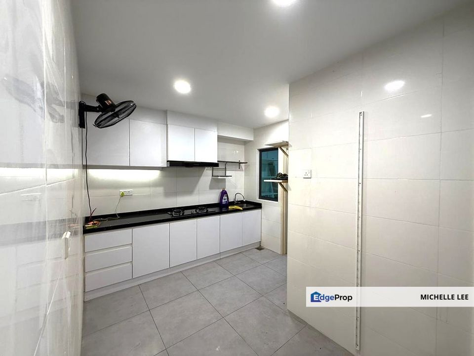 Vista Alam @ Shah Alam Sek.14 - Partly Furnished RM2000/mth , Selangor, Shah Alam