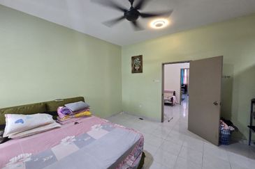 DOUBLE STOREY TERRACE HOUSE - BANDAR TIRAM