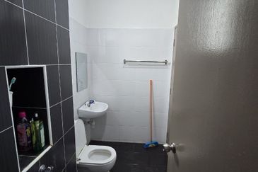 DOUBLE STOREY TERRACE HOUSE - BANDAR TIRAM