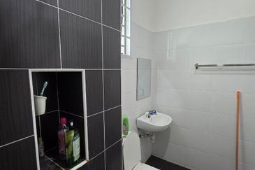 DOUBLE STOREY TERRACE HOUSE - BANDAR TIRAM