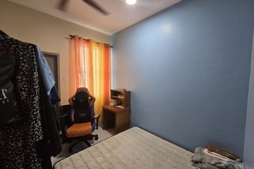 DOUBLE STOREY TERRACE HOUSE - BANDAR TIRAM