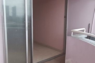 Condo AMADESA Desa Petaling