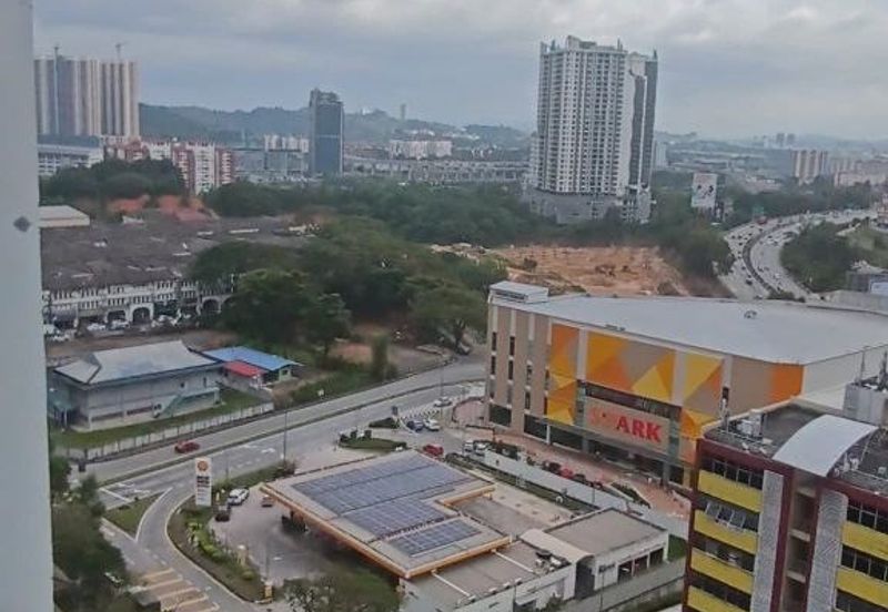 Condo AMADESA Desa Petaling