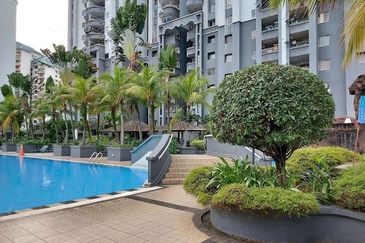 Condo AMADESA Desa Petaling