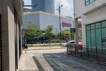 SOUTHKEY 3 STOREY SHOPLOT BLOCK D