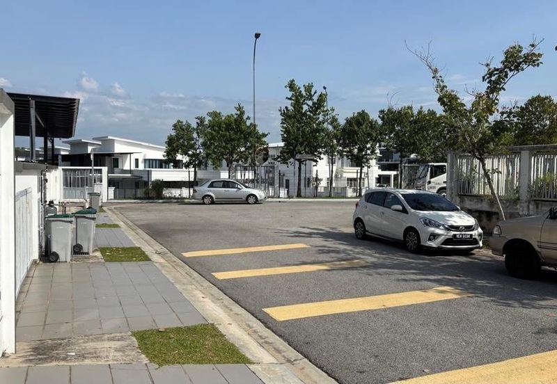 Double Storey Terrace Forest Heights SuperLink