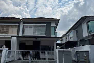 Double Storey Cluster | Taman Seri Austin
