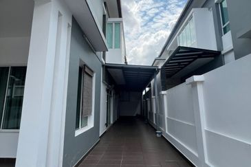 Double Storey Cluster | Taman Seri Austin