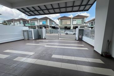 Double Storey Cluster | Taman Seri Austin