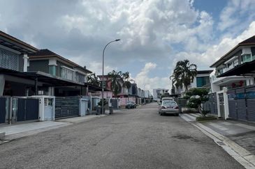 Double Storey Cluster | Taman Seri Austin