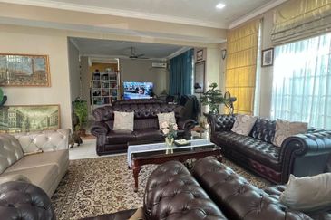 Double Storey Bungalow Taman University