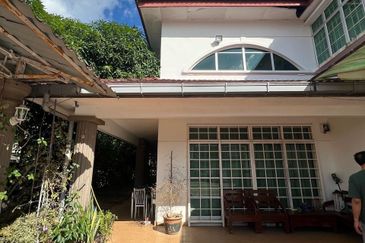 Double Storey Bungalow Taman University