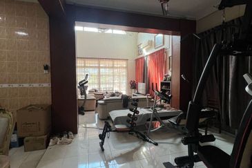 Double Storey Bungalow Taman University