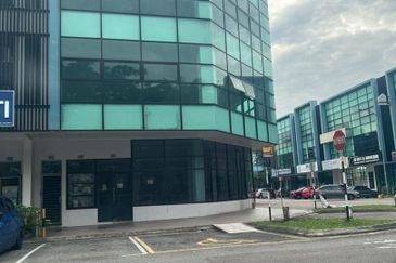 Strategic Corner Shoplot Bandar Dato Onn