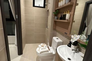 Service Apartment in Kota Iskandar Freehold 