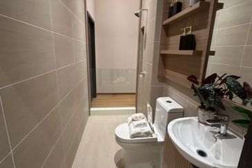 Service Apartment in Kota Iskandar Freehold 