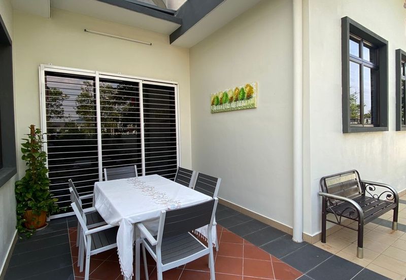 3 storey Semi D corner @ Setia Utama 1 