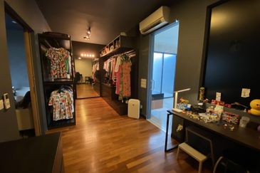 Duta Villa, Setia Alam