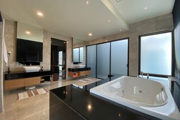 Duta Villa, Setia Alam