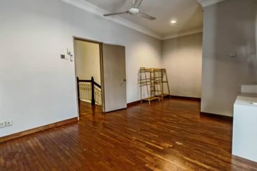 Mutiara Damansara Corner House